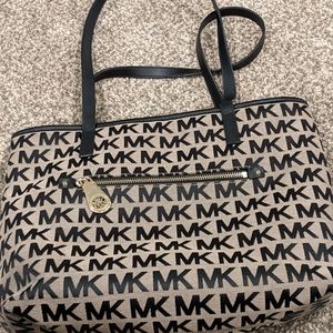 Michael kors tote